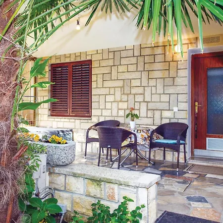 1 Bedroom Beautiful In Appartamento *