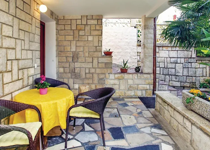 1 Bedroom Beautiful In Lucija