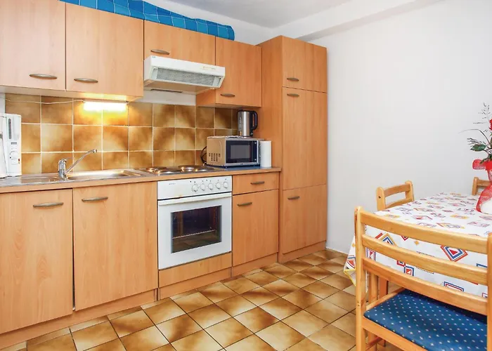 1 Bedroom Beautiful In Daire